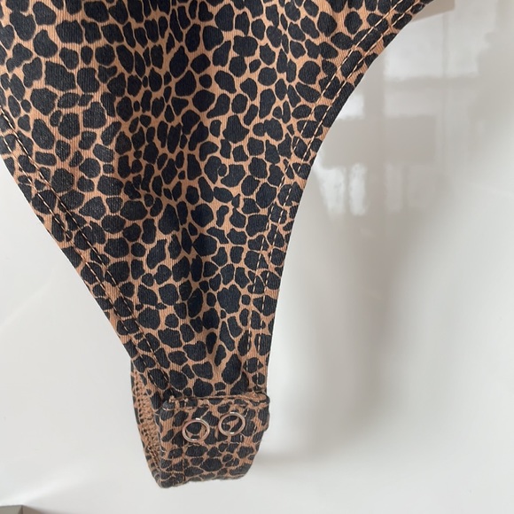 n-philanthropy Peppermint Leopard Print Bodysuit in Sugar Cheetah Size-Small NWT - Picture 9 of 11